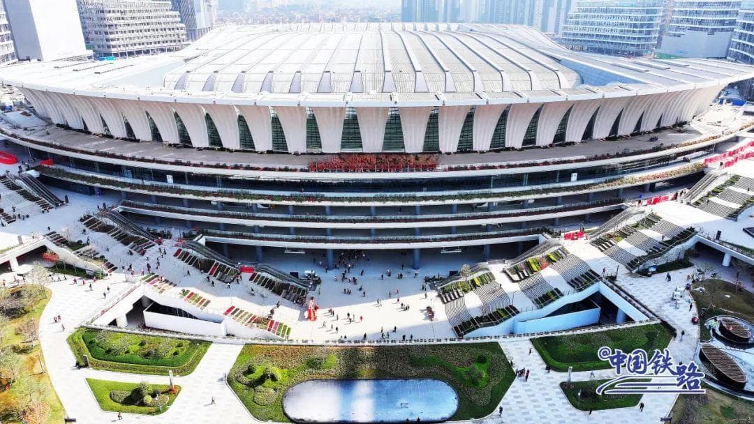 广州白云站春运出行指南：4种进站方式+9处停车场