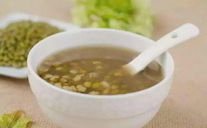 老人一口绿豆都不能吃？医生：不想疾病来敲门，这4类人尽量少吃