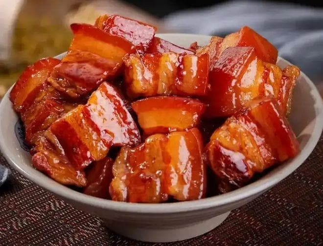 做红烧肉，掌握好“6个步骤”，尊重传统做法，肉香四溢肥而不腻