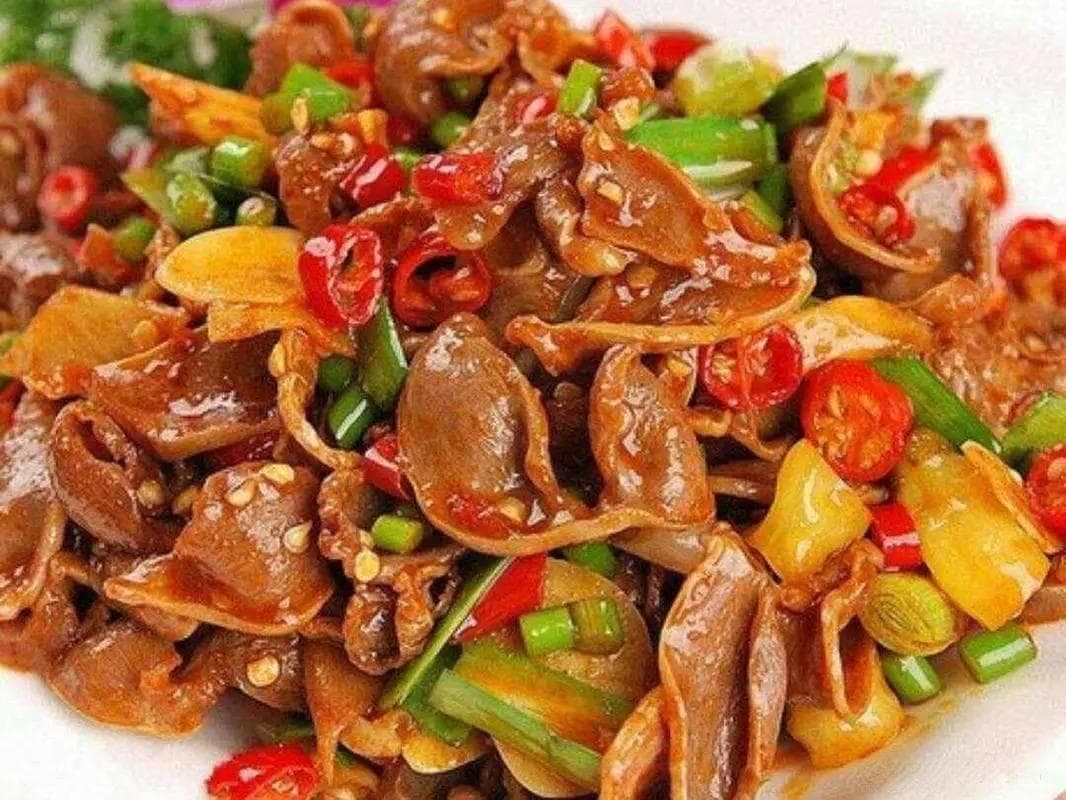 酸辣鸡杂：营养与美味的完美结合，健康享受的味蕾盛宴