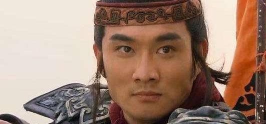 水浒中，董平为何能进梁山五虎将？除实力外，还有个更关键的因素