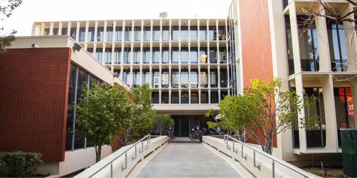 南加州大学电子与计算机工程专业详解：课程设置、申请要求与职业发展