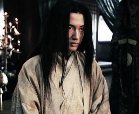 权力的残酷性：项羽与子婴的终结