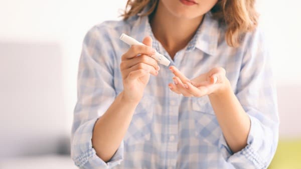 2型糖尿病全面管理：饮食、运动、监测与药物治疗策略