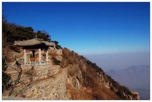 泰山红门游览线：千年古道上的文化与自然之美