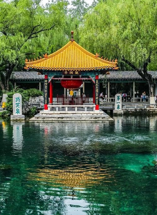 济南泉水：惊艳世界的独特魅力