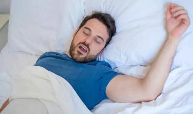 打呼人群必看 | 夜间呼吸暂停时间过长，有可能会导致猝死！