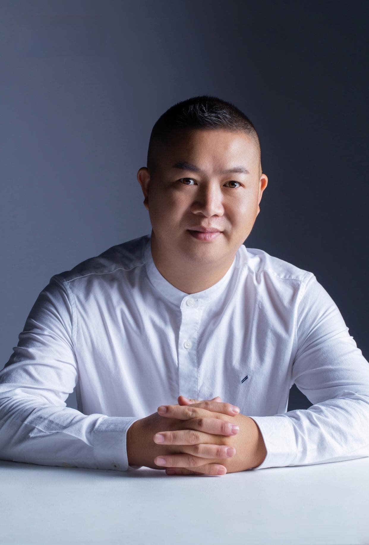 罗李华易学思维：基于系统论与量子物理的《周易》哲学论
