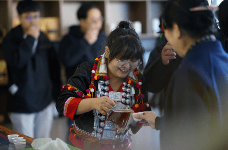 让世界同饮一杯酸茶 ——德宏州德昂酸茶产业大会侧记