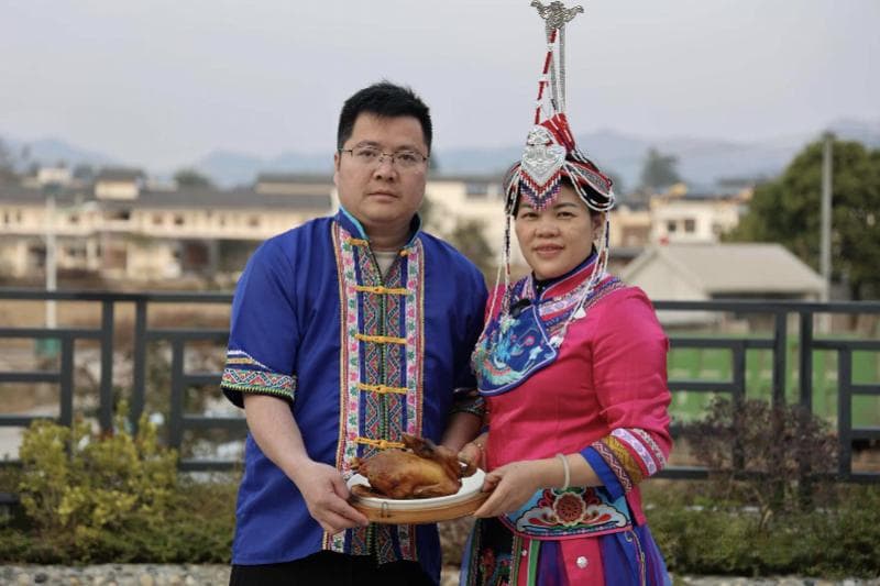畲族乡里藏着“非遗美食家”，返乡夫妇用美食造“民族IP”