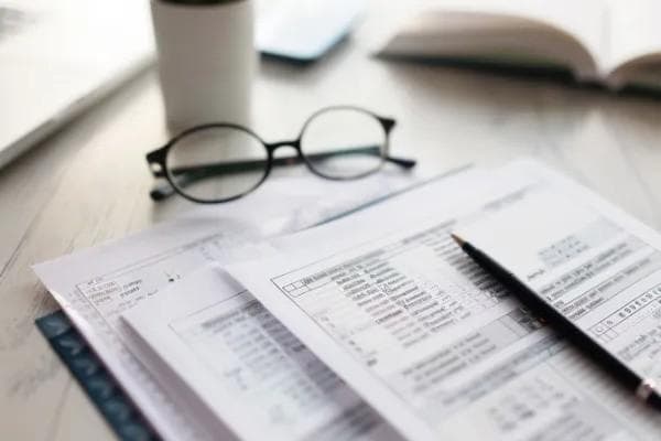 公务员学历提升与工资定级调整详解：转正定级细则解析