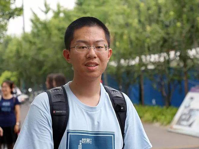 我国高考史上分数最高的6个超级学霸，有一名满分，有一名差一分