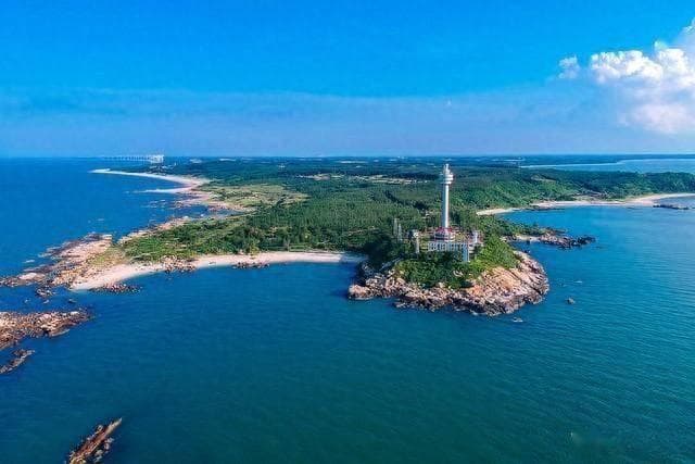 临高必游五景：临高角日出、古银瀑布、千年文庙