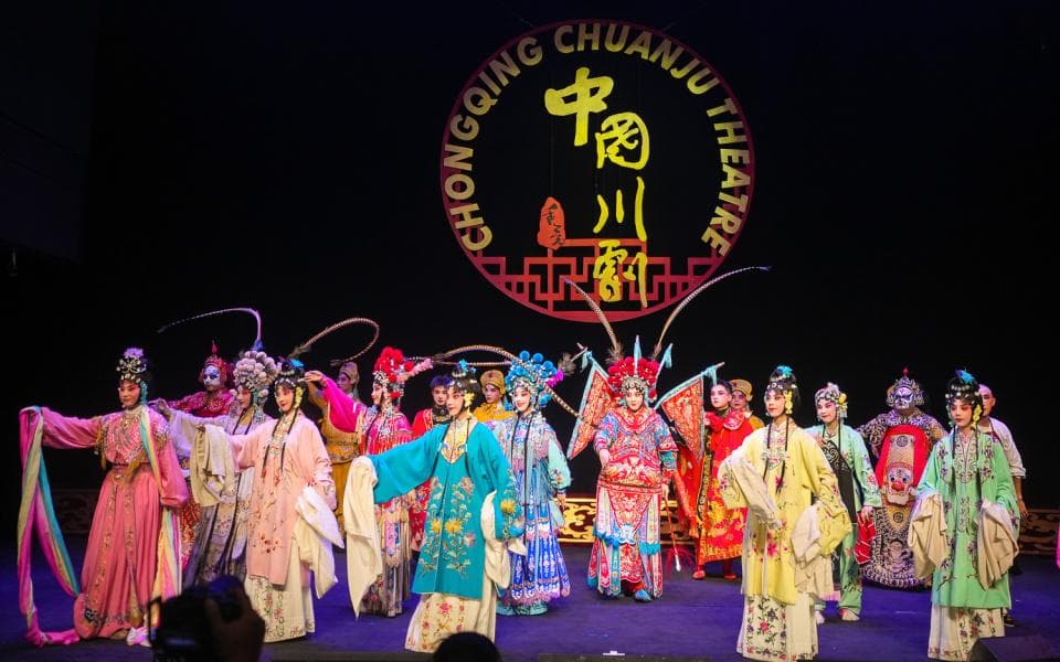 漫游重庆，品味非遗！探秘《醉人的川剧》何以成为重庆文旅新宠？