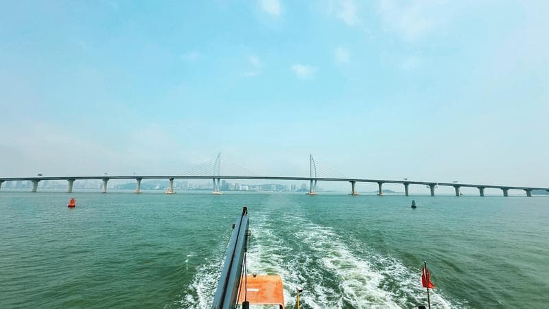 珠海海上游轮之旅：全方位欣赏港珠澳大桥，体验澳门环岛游