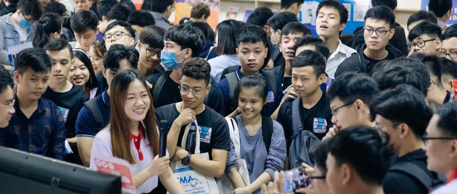 梁文峰：为何在DeepSeek招聘时，他重视的并非经验？