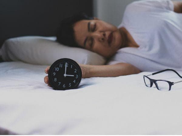 为什么爸妈睡不着：如何改善老人失眠问题