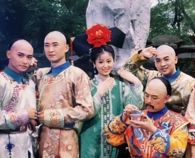 《还珠格格》里的清宫生活，真有那么“香”吗？