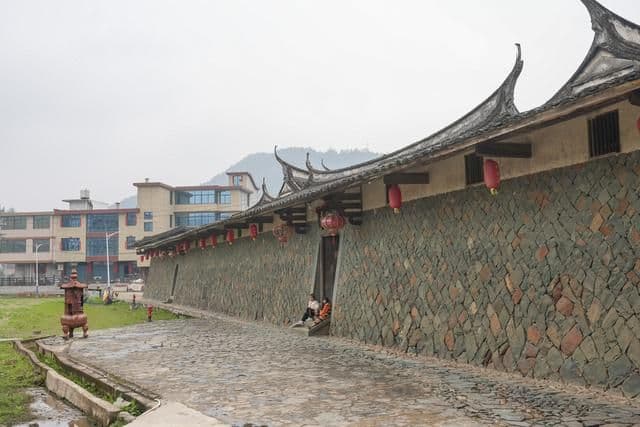福州的青石幻境：永泰同安仁和庄的神秘古堡之旅