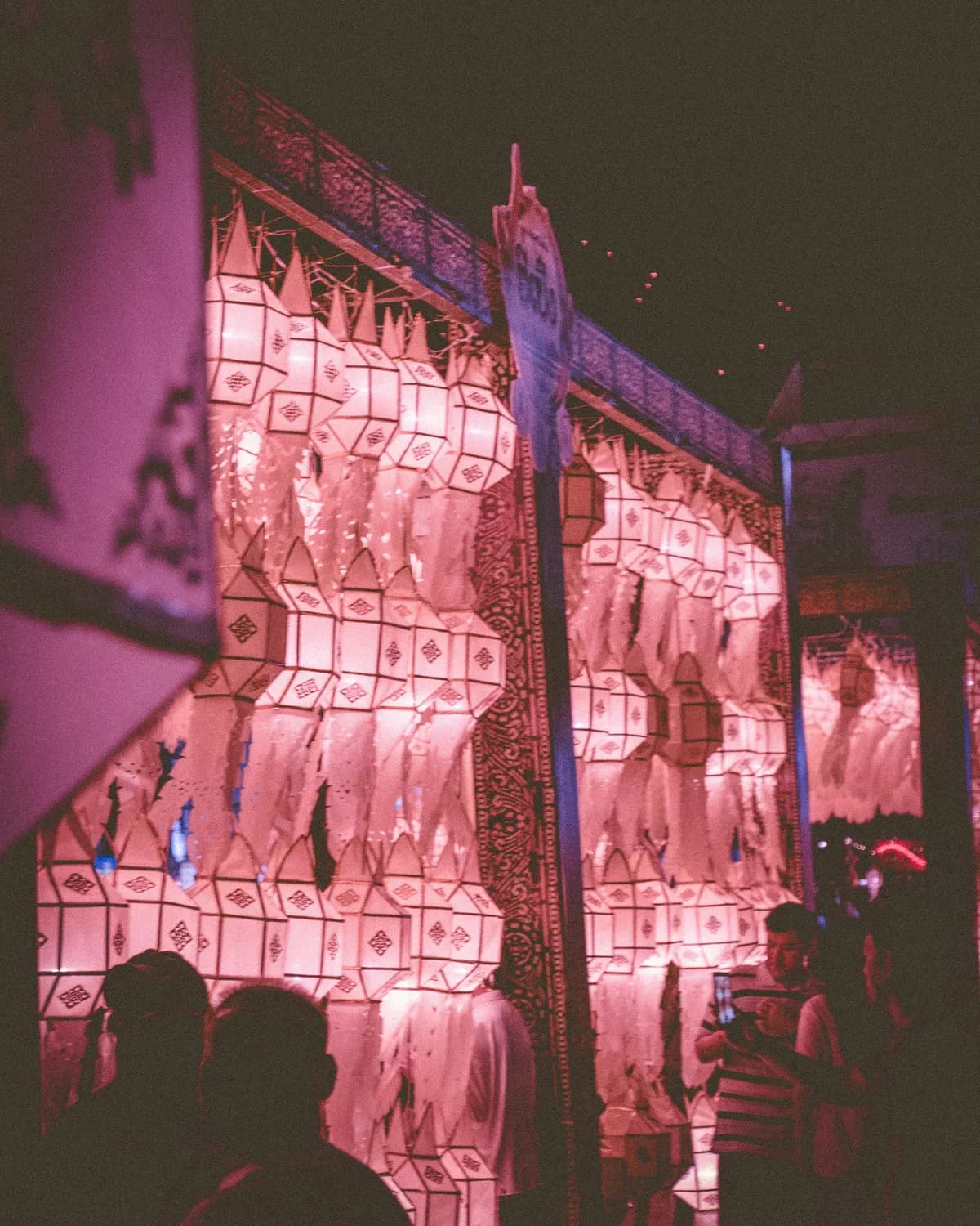永兴坊摔碗酒：西安夜经济的网红打卡项目