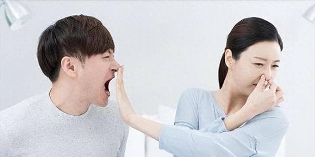 胃部病变前，嘴巴会发出这些信号！