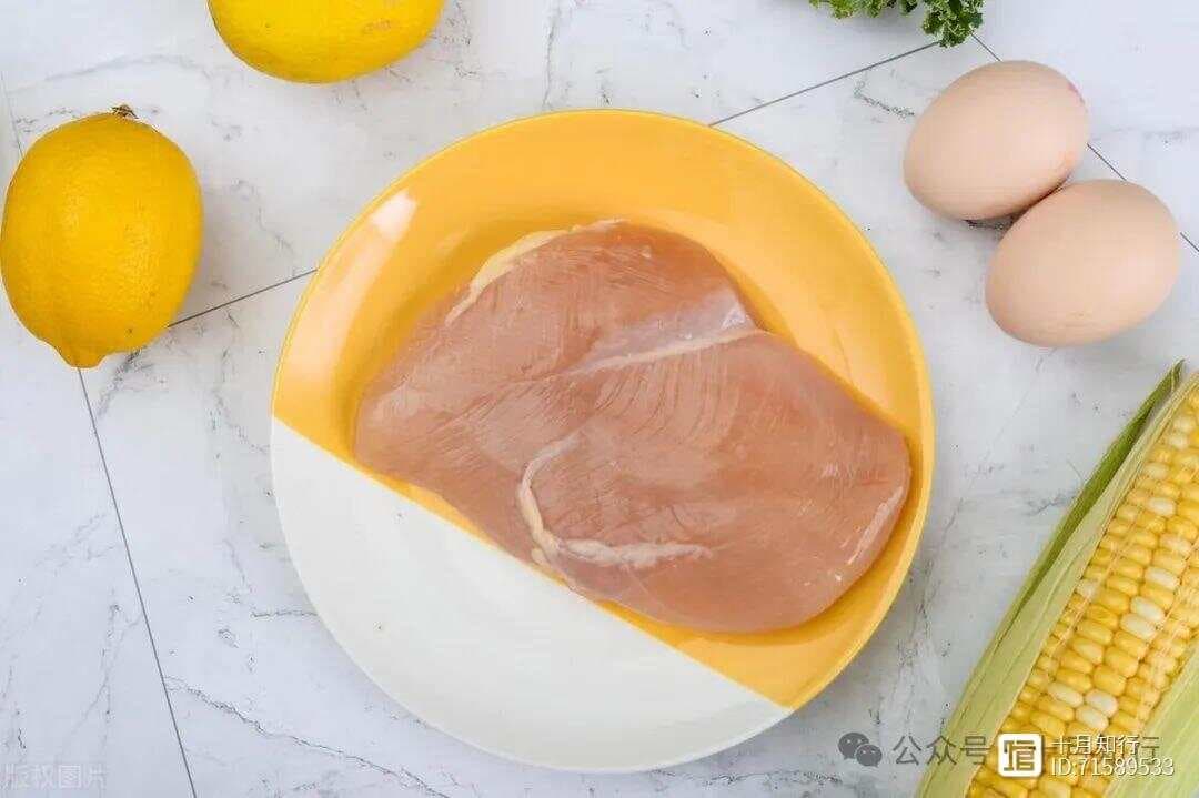 为了留住肌肉，应如何摄入蛋白质？
