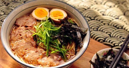 日式高汤的制作技巧（传承百年的味道，以高汤为灵魂的日式烹饪）