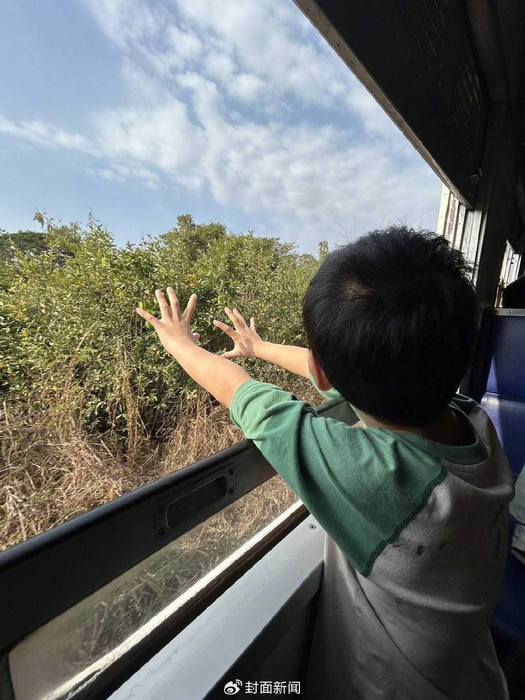 12天10段旅途，成都夫妻带娃坐火车从新加坡回家