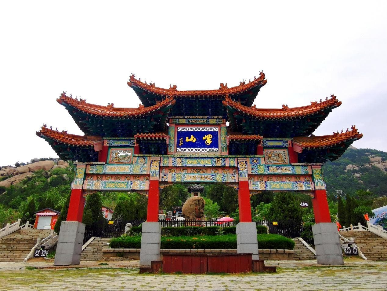 邹城峄山白云宫：雕梁画栋金碧辉煌，道教文化源远流长
