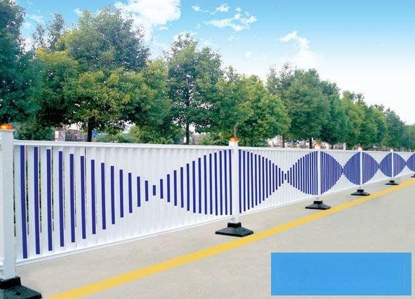 道路护栏的性能优势与测试标准