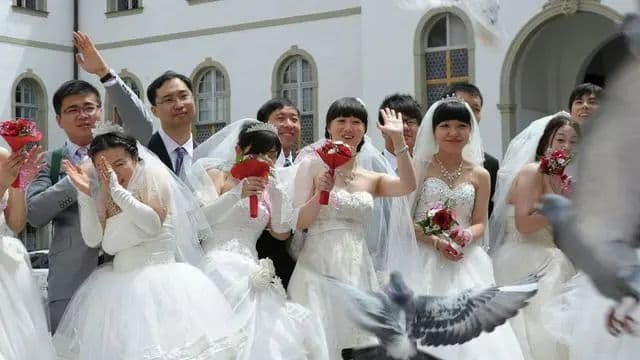 一季度中国结婚登记量跌破200万对：年轻人如何看待婚姻问题？