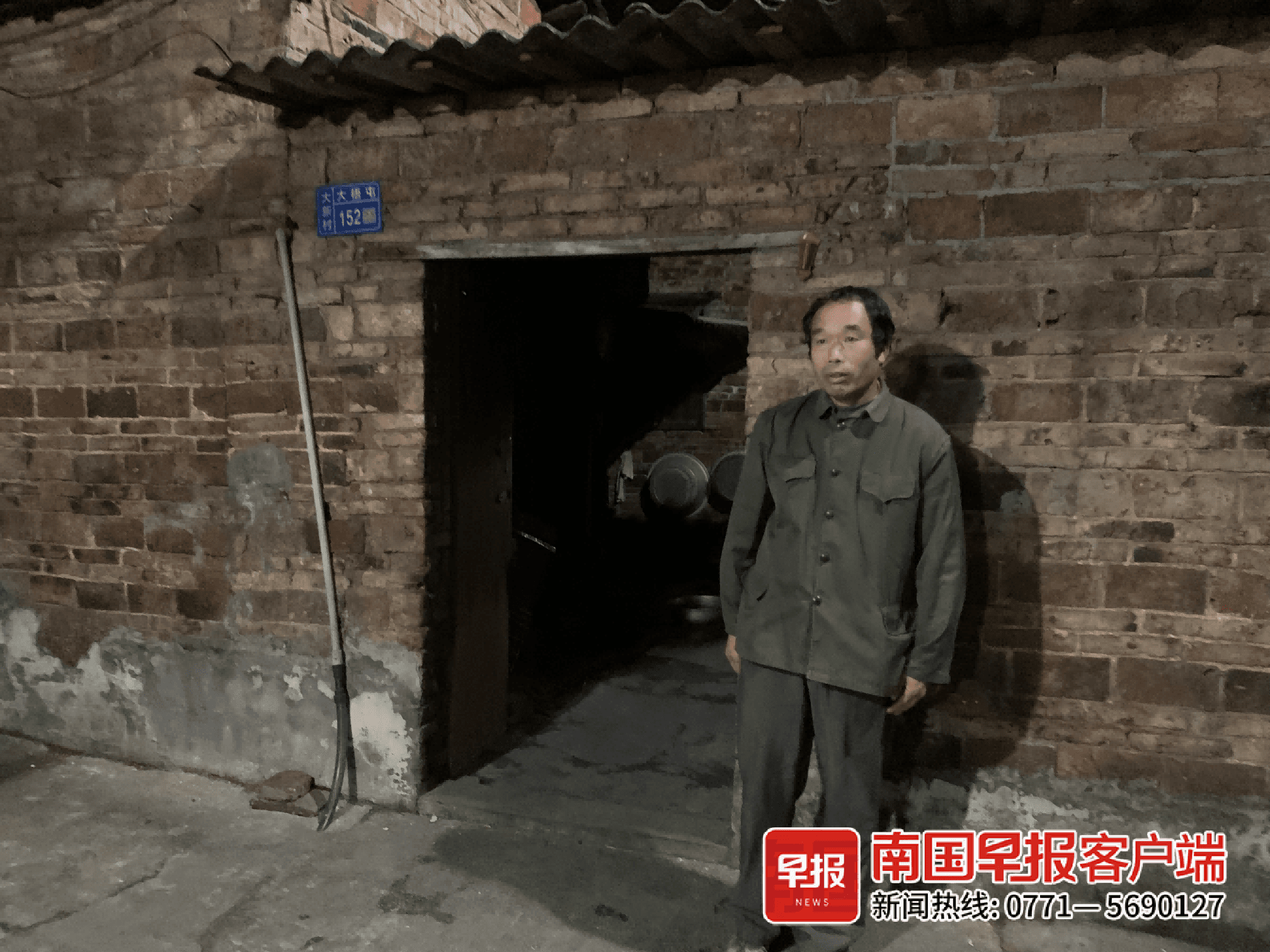 一农民40年创作1000多首诗，连《回响》也曾引用｜光阴故事