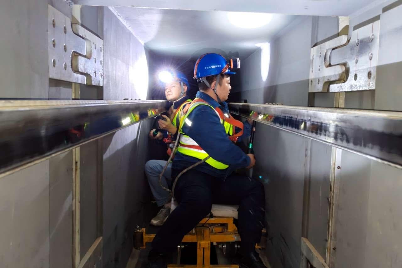 揭秘武汉光谷空轨：中国首条悬挂式单轨背后的维保科技