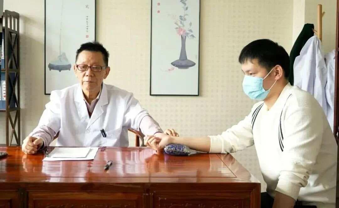 耳鸣渐消：一方滋肾平肝，从根源缓解耳鸣困扰