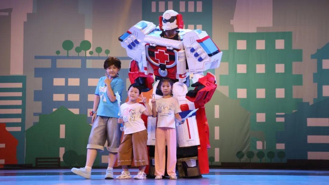 《咖宝车神》舞台剧火爆上演！