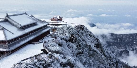 四川十大名山：从峨眉到青城，领略蜀地山水人文之美