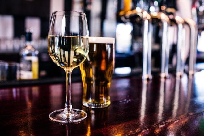 啤酒三瓶=白酒几两？搞懂酒量换算，原来你也这么能喝？