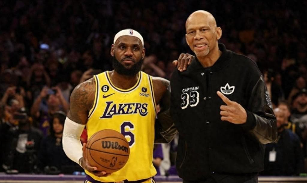 15次入选NBA最佳阵容的巨星，历史仅4人达成，乔丹落选！