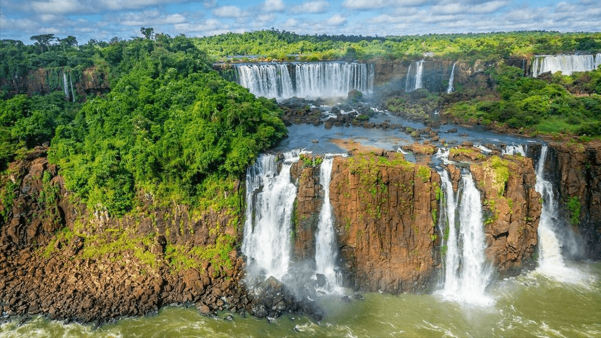 世界上最美的100个地方之-伊瓜苏瀑布