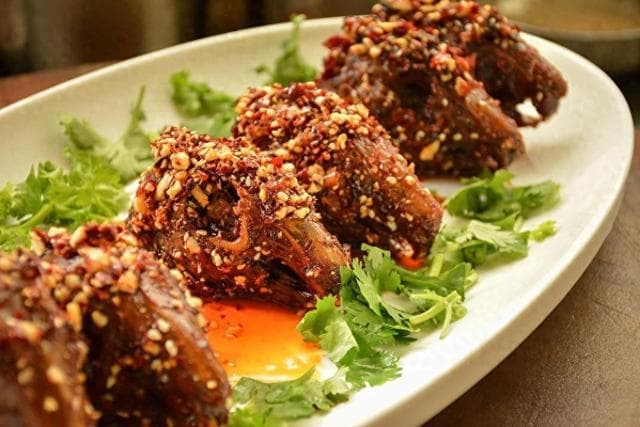 兔肉不受欢迎？和其它家畜比起来，兔肉不好吃还可能会吃死人？