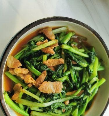 清炒油菜心的做法：简单易学的家常美味