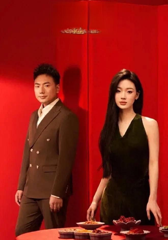 海来阿木携《不如见一面》首登春晚，展现彝族音乐风采