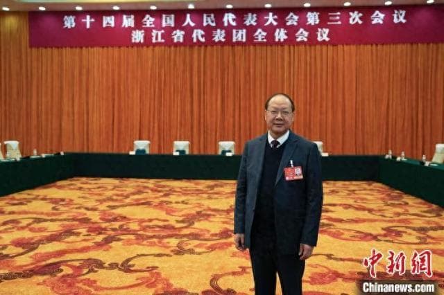 人大代表话中医药师承教育：要培养更多高素质中医药人才