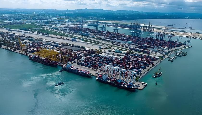 国际物流的发展、技术革新以及面临的挑战和未来趋势