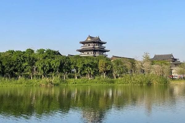 广州海珠湖公园：市中心的“金镶玉”生态绿轴