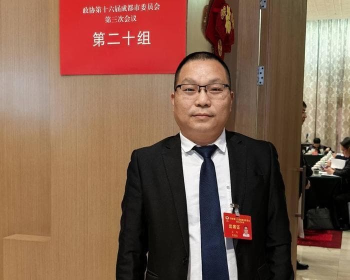 当医生自嘲“天塌了” AI能为成都医疗体系带来什么？丨两会好声音