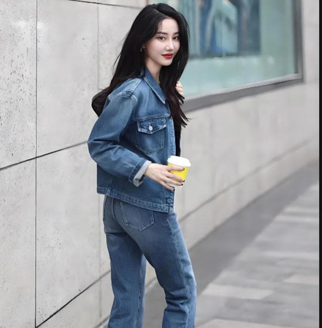 牛仔外套：衣橱中的经典之选