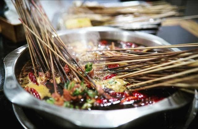 刚从重庆回来，发现10种必吃的当地美食，“重庆小面”真得靠边站
