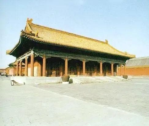 元代“玩芳亭”遗址上建起万芳亭公园