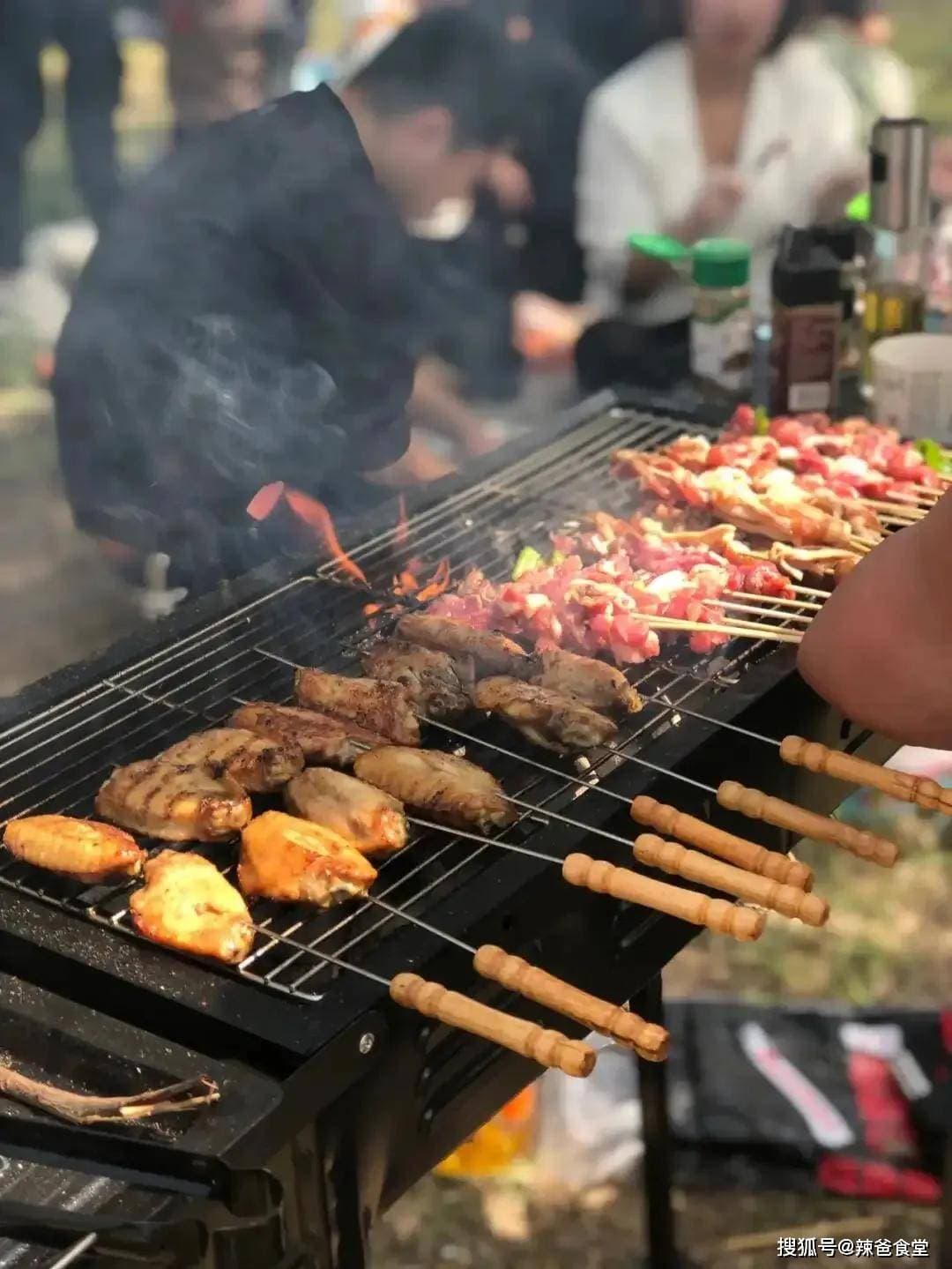 户外烧烤必吃的十种食材，每一种都是吃货们的最爱！